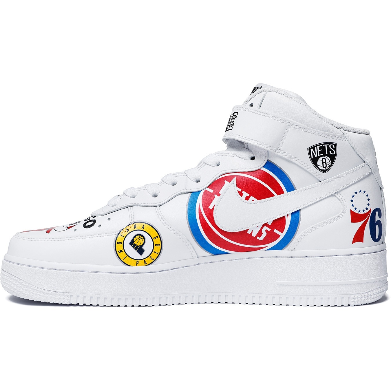 Supreme®/Nike®/NBA Teams Air Force 1 Mid view 6